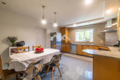 Moradia T4 para Venda em Alpendorada, Várzea e Torrão