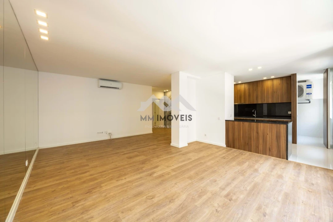 Apartamento T4 para Venda em Cedofeita, Santo Ildefonso, Sé, Miragaia, São Nicolau e Vitória Foto 15