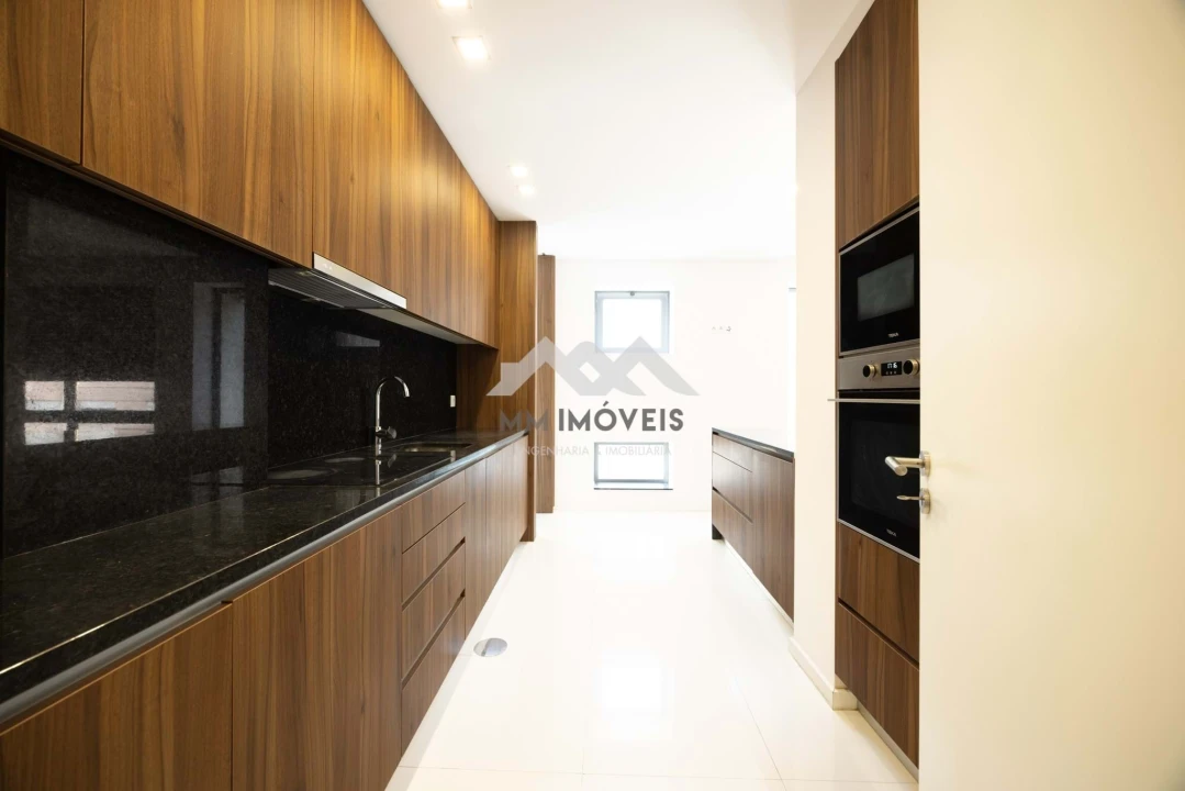 Apartamento T4 para Venda em Cedofeita, Santo Ildefonso, Sé, Miragaia, São Nicolau e Vitória Foto 9