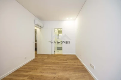Apartamento T4 para Venda em Cedofeita, Santo Ildefonso, Sé, Miragaia, São Nicolau e Vitória