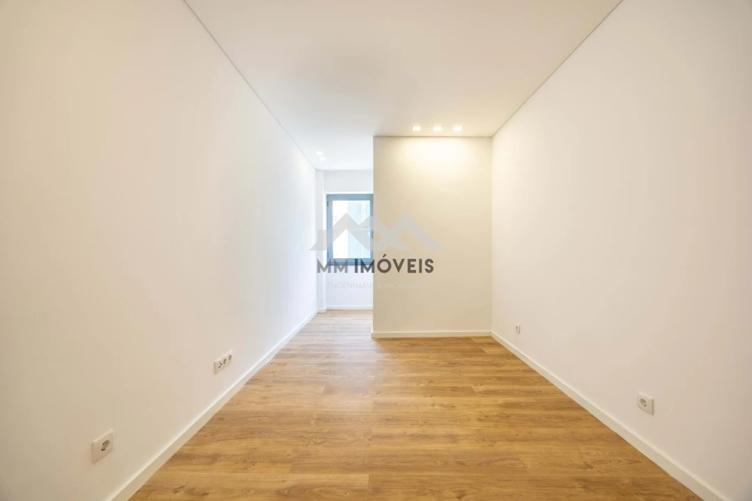 Apartamento T4 para Venda em Cedofeita, Santo Ildefonso, Sé, Miragaia, São Nicolau e Vitória Foto 25