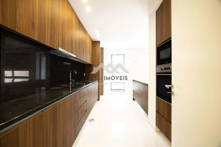 Apartamento T4 para Venda em Cedofeita, Santo Ildefonso, Sé, Miragaia, São Nicolau e Vitória Foto 9
