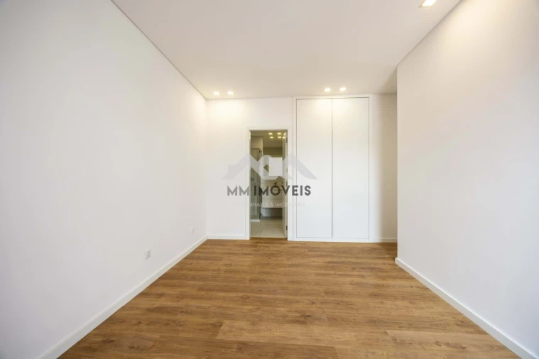Apartamento T4 para Venda em Cedofeita, Santo Ildefonso, Sé, Miragaia, São Nicolau e Vitória Foto 31