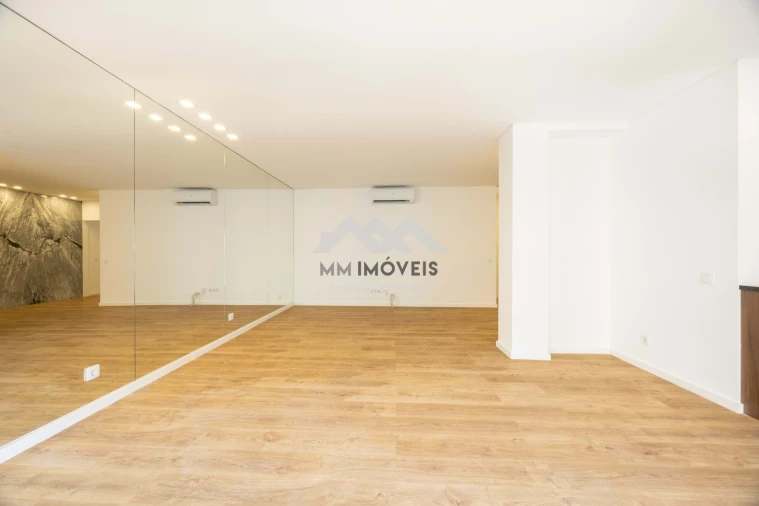 Apartamento T4 para Venda em Cedofeita, Santo Ildefonso, Sé, Miragaia, São Nicolau e Vitória Foto 19