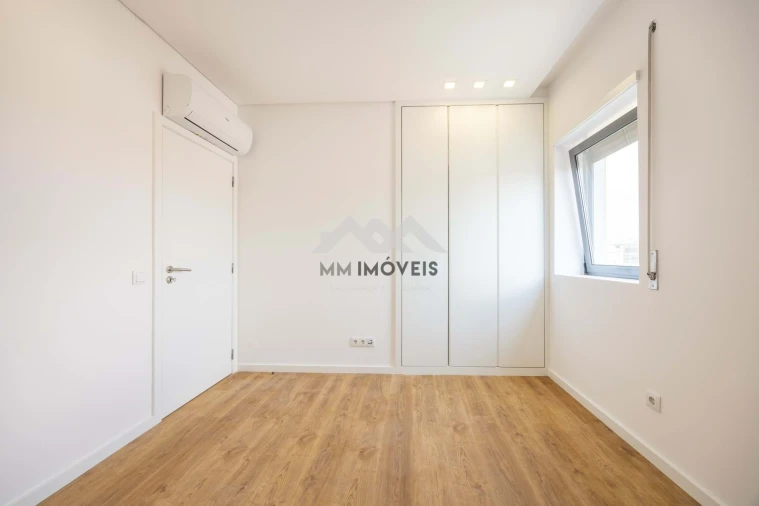 Apartamento T4 para Venda em Cedofeita, Santo Ildefonso, Sé, Miragaia, São Nicolau e Vitória Foto 35
