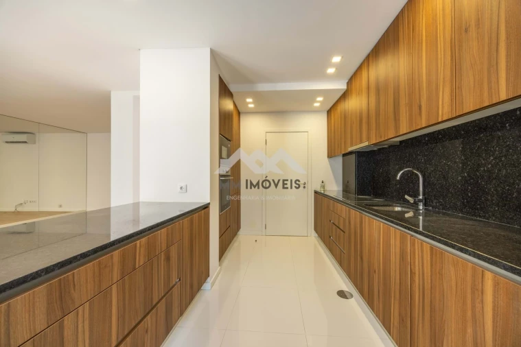 Apartamento T4 para Venda em Cedofeita, Santo Ildefonso, Sé, Miragaia, São Nicolau e Vitória Foto 10