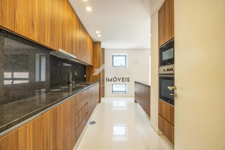 Apartamento T4 para Venda em Cedofeita, Santo Ildefonso, Sé, Miragaia, São Nicolau e Vitória Foto 7