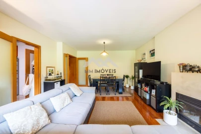 Apartamento T2 para Venda em Milheiros