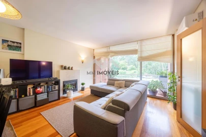 Apartamento T2 para Venda em Milheiros