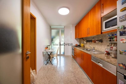 Apartamento T2 para Venda em Milheiros