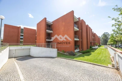 Apartamento T2 para Venda em Milheiros