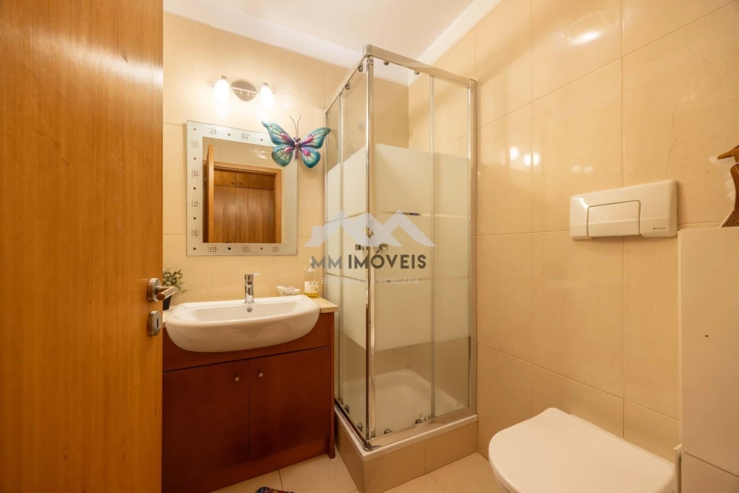 Apartamento T2 para Venda em Milheiros Foto 25