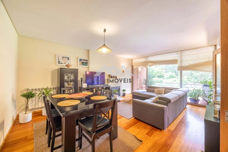 Apartamento T2 para Venda em Milheiros Foto 5
