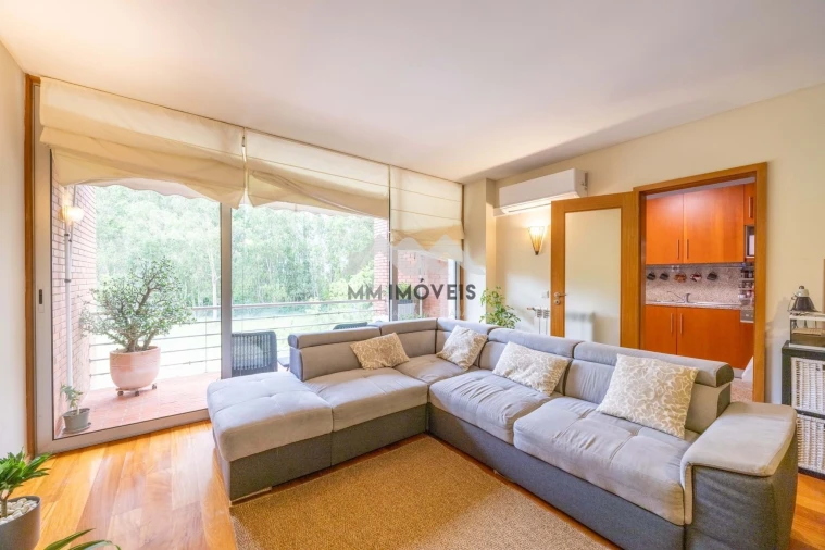 Apartamento T2 para Venda em Milheiros Foto 8
