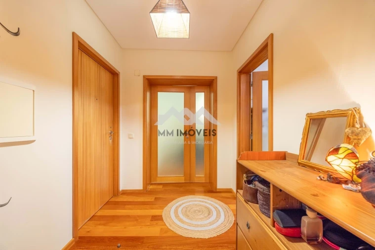 Apartamento T2 para Venda em Milheiros Foto 17