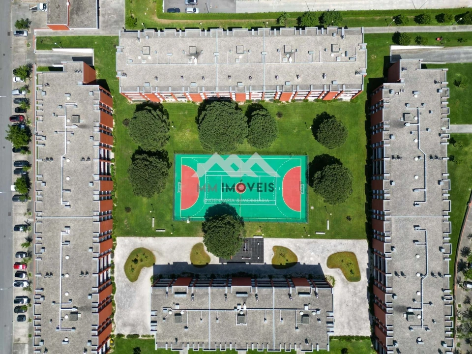 Apartamento T2 para Venda em Milheiros Foto 9