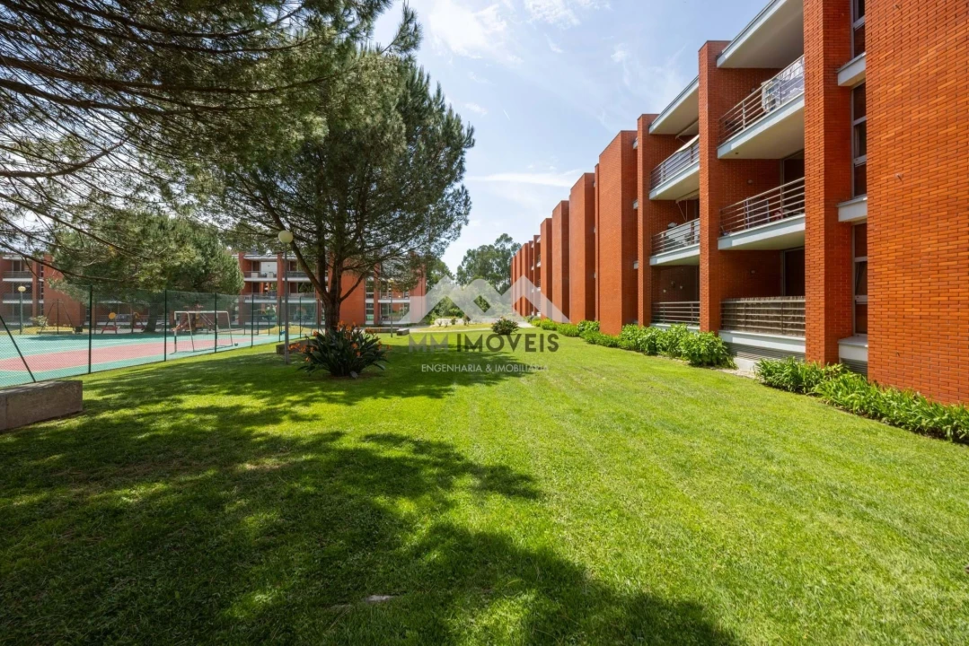 Apartamento T2 para Venda em Milheiros Foto 4