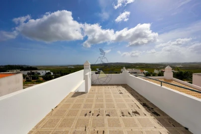 Moradia T4 para Venda em Mexilhoeira Grande