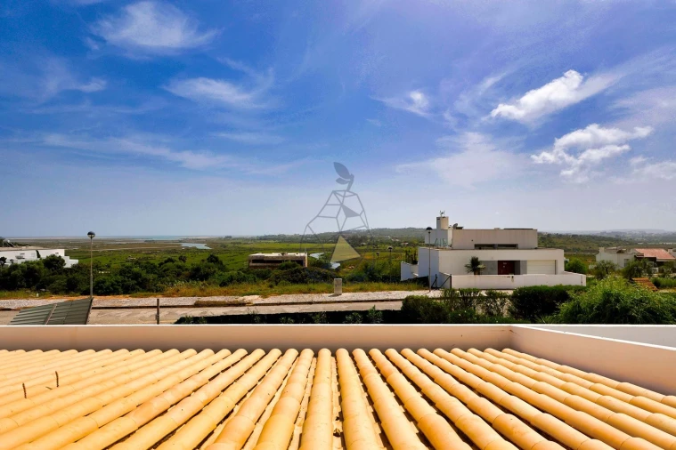 Moradia T4 para Venda em Mexilhoeira Grande Foto 12