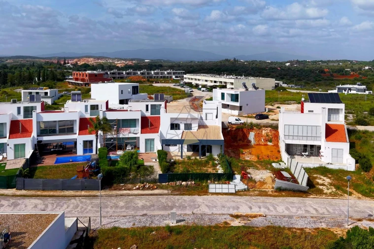 Moradia T4 para Venda em Mexilhoeira Grande Foto 61