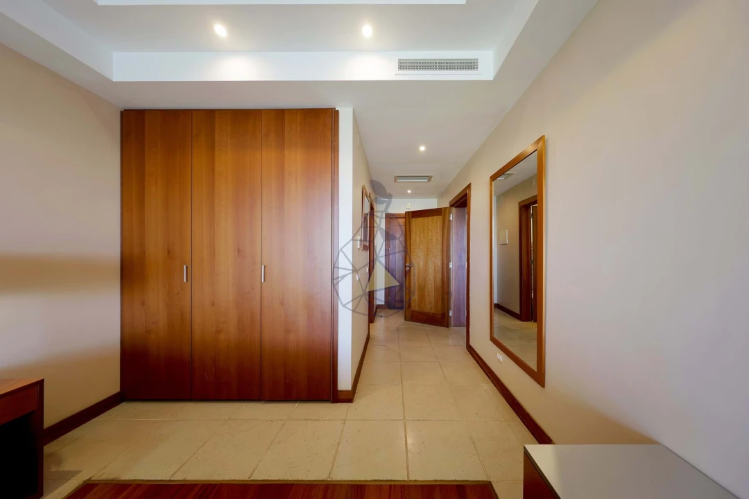 Apartamento T1 para Venda em Estômbar e Parchal Foto 18