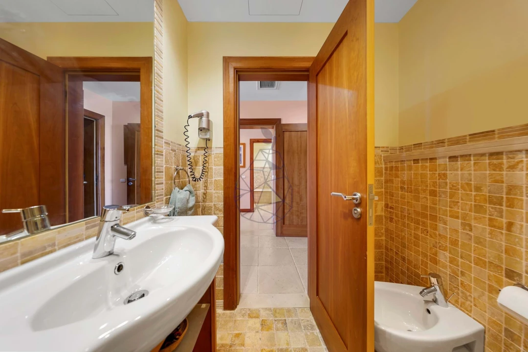 Apartamento T1 para Venda em Estômbar e Parchal Foto 7