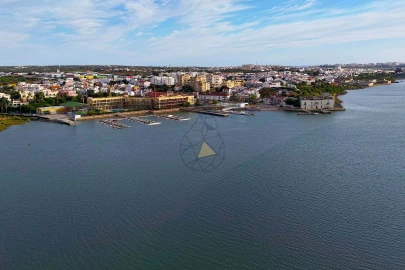 Apartamento T1 para Venda em Estômbar e Parchal