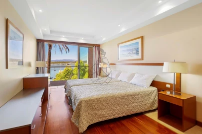 Apartamento T1 para Venda em Estômbar e Parchal