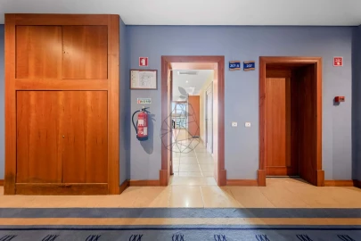 Apartamento T1 para Venda em Estômbar e Parchal
