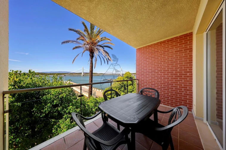 Apartamento T1 para Venda em Estômbar e Parchal Foto 14