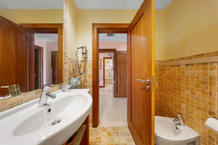 Apartamento T1 para Venda em Estômbar e Parchal Foto 7