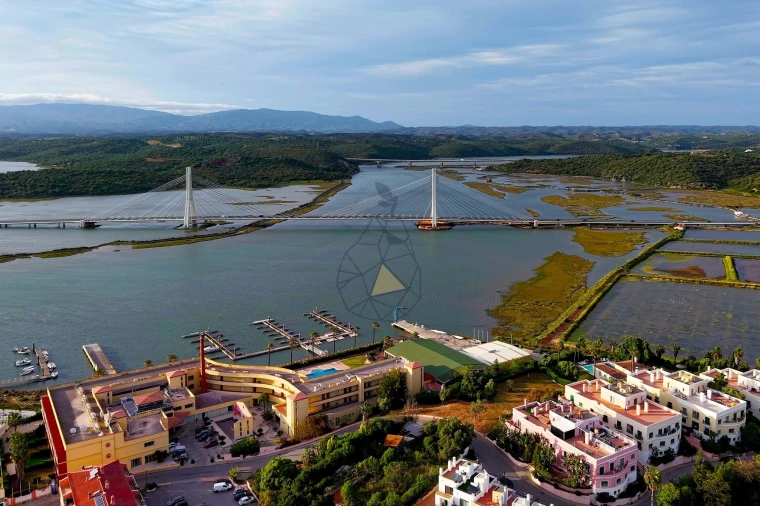 Apartamento T1 para Venda em Estômbar e Parchal Foto 32