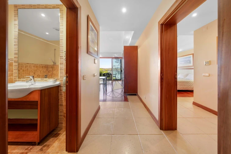 Apartamento T1 para Venda em Estômbar e Parchal Foto 5