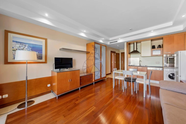 Apartamento T1 para Venda em Estômbar e Parchal Foto 22