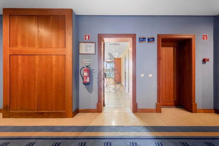Apartamento T1 para Venda em Estômbar e Parchal Foto 25