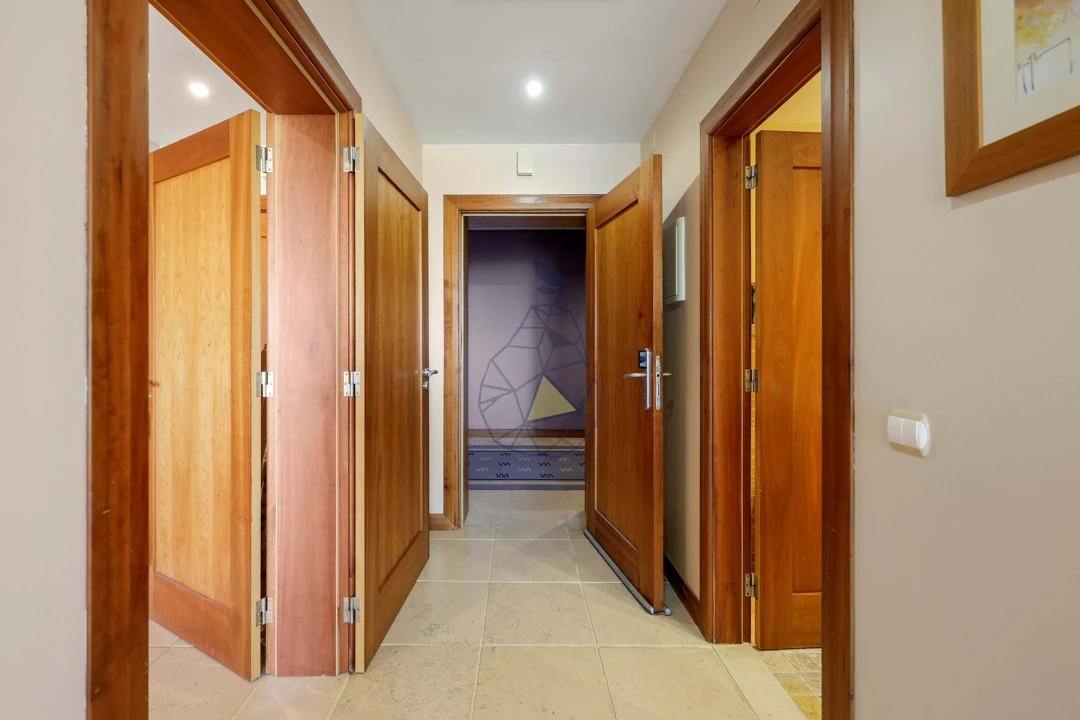 Apartamento T1 para Venda em Estômbar e Parchal Foto 24