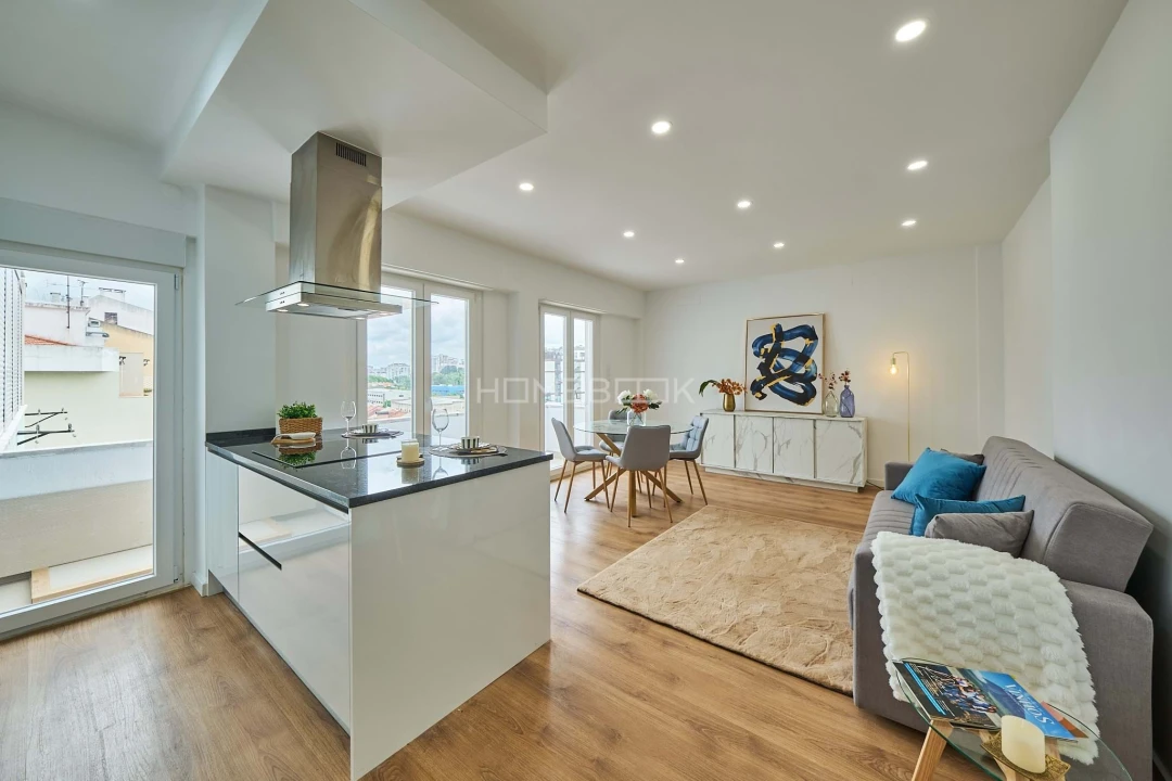 Apartamento T3 para Venda em Benfica Foto 1