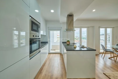 Apartamento T3 para Venda em Benfica