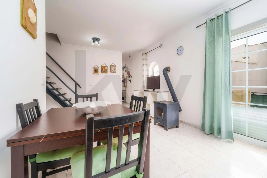 Apartamento para Venda em Monte Gordo Foto 9