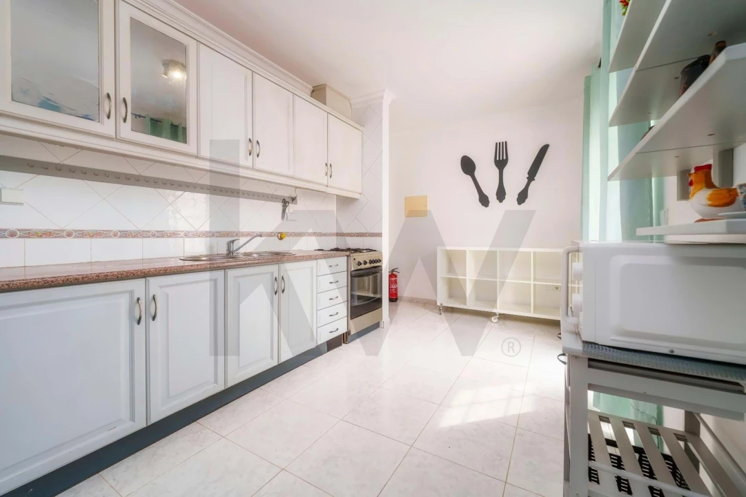 Apartamento para Venda em Monte Gordo Foto 2