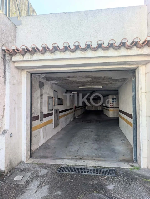 Negócio para Venda em Camarate, Unhos e Apelação