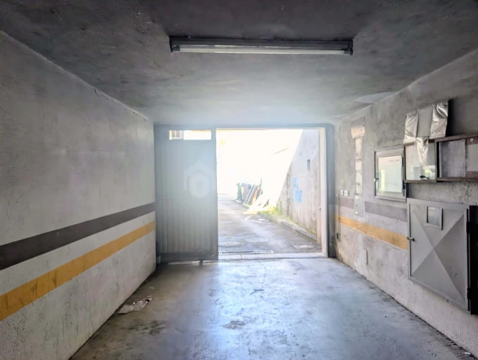 Negócio para Venda em Camarate, Unhos e Apelação