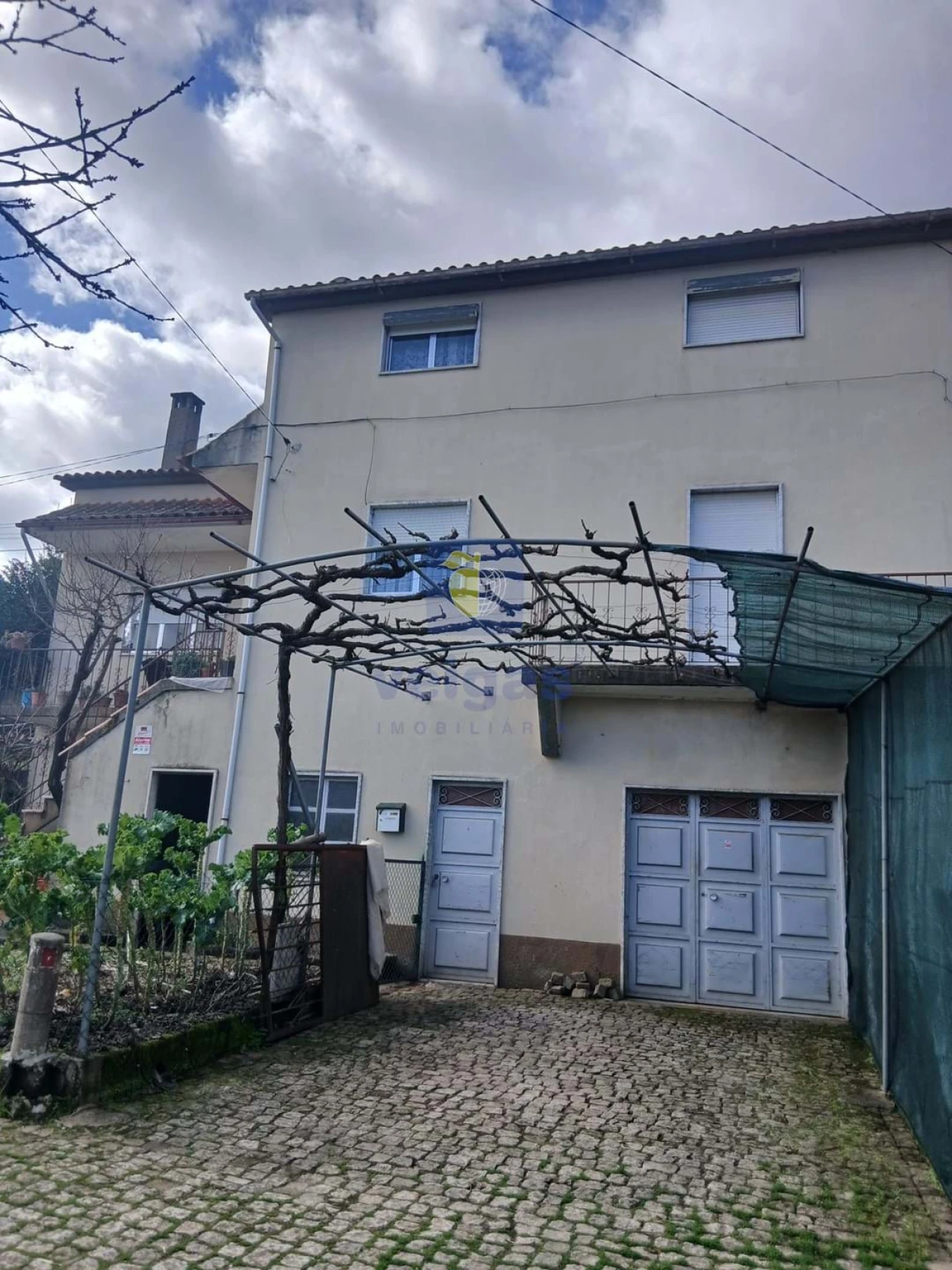 Moradia T4 para Venda em Cambas Foto 3