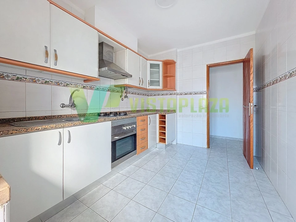 Apartamento T2 para Venda em Portimão Foto 3