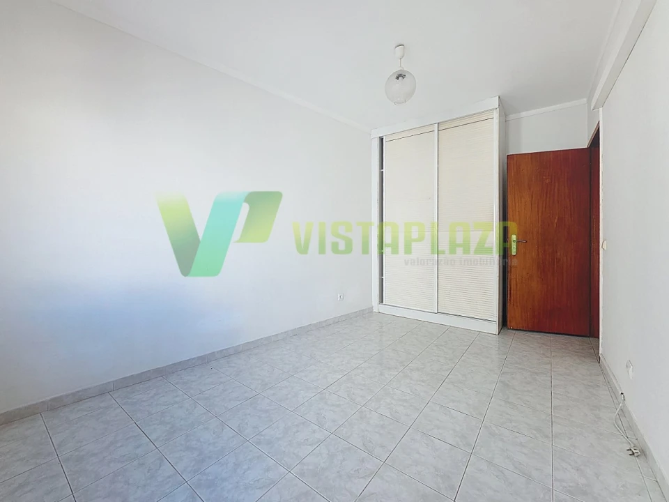 Apartamento T2 para Venda em Portimão Foto 15