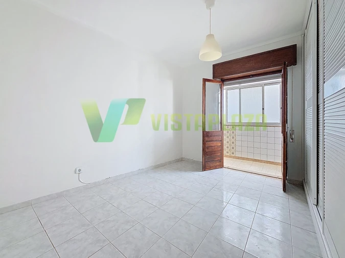 Apartamento T2 para Venda em Portimão Foto 9