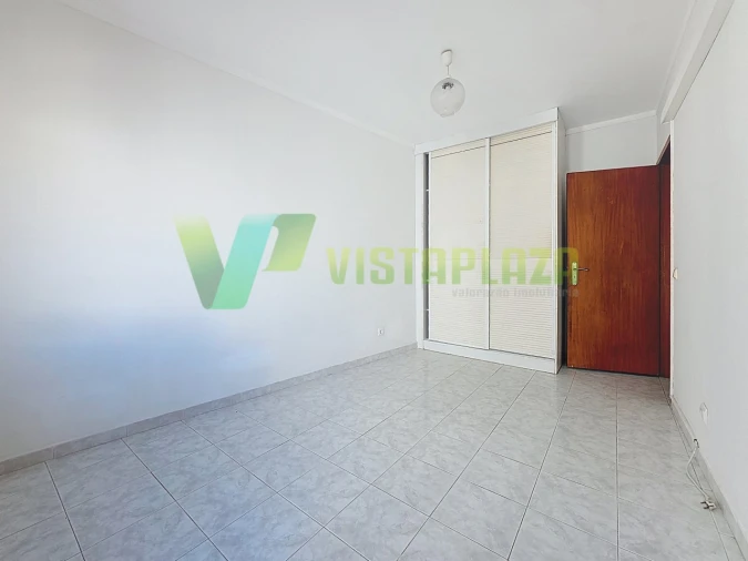 Apartamento T2 para Venda em Portimão Foto 15
