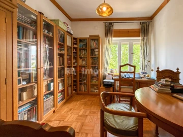 Apartamento T4 para Venda em São João Baptista e Santa Maria dos Olivais