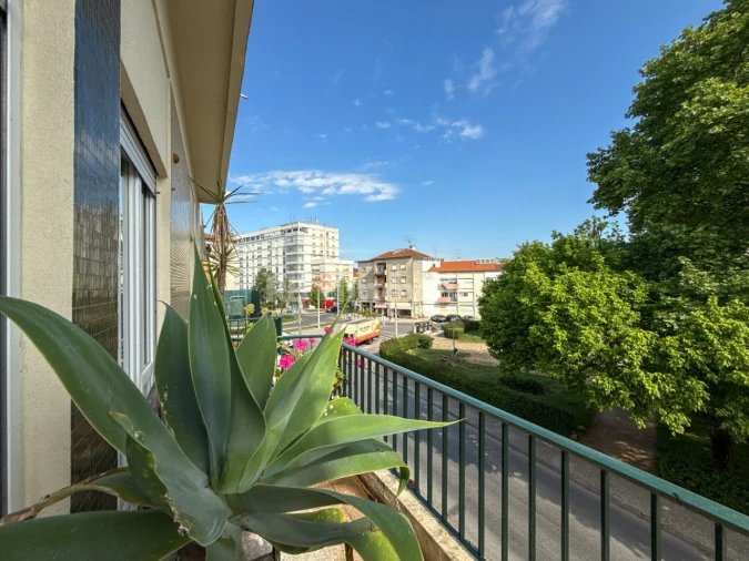 Apartamento T4 para Venda em São João Baptista e Santa Maria dos Olivais Foto 10