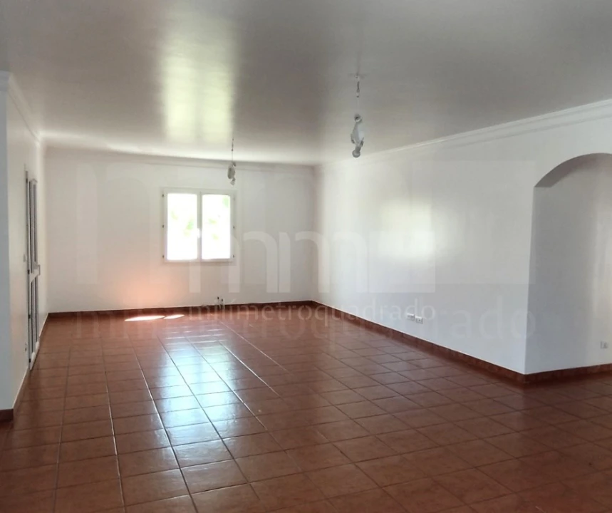 Moradia T5 para Venda em Vila Nova de Anha Foto 2